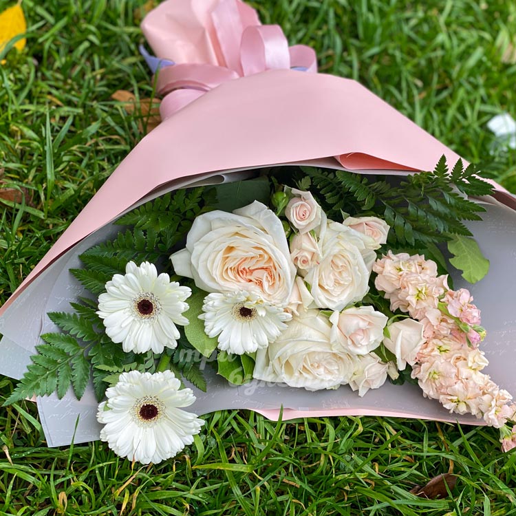 Букет «Метрополис» (на траве)