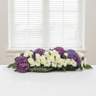 Композиция из роз и хризантем