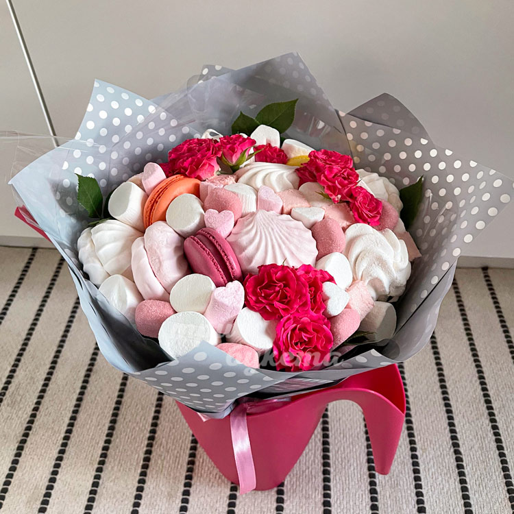 Букет из зефира "С Днем Рождения" (в вазе)