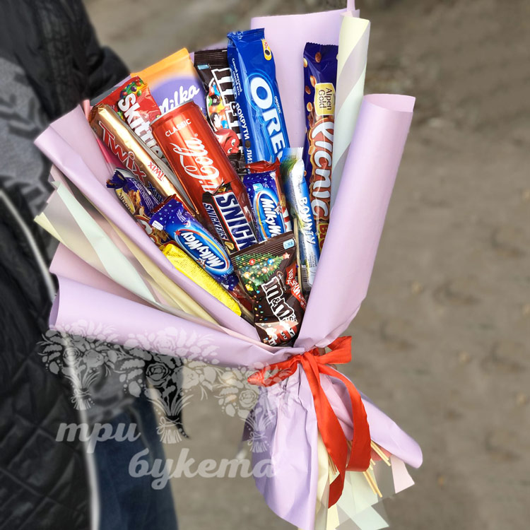 Букет из шоколадных батончиков
