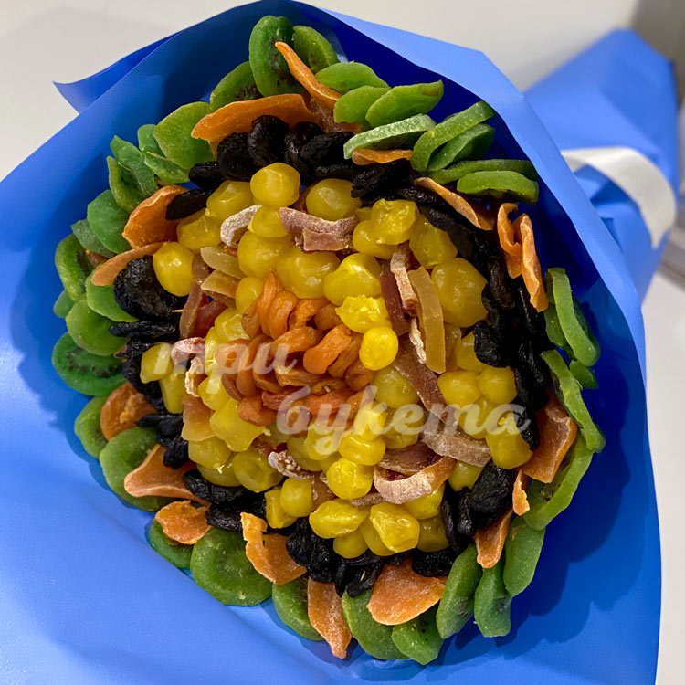 Букет из цукатов и сухофруктов (крупный план)