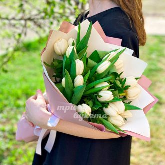 Букет из 19 белых тюльпанов Букет из 19 белых тюльпанов
